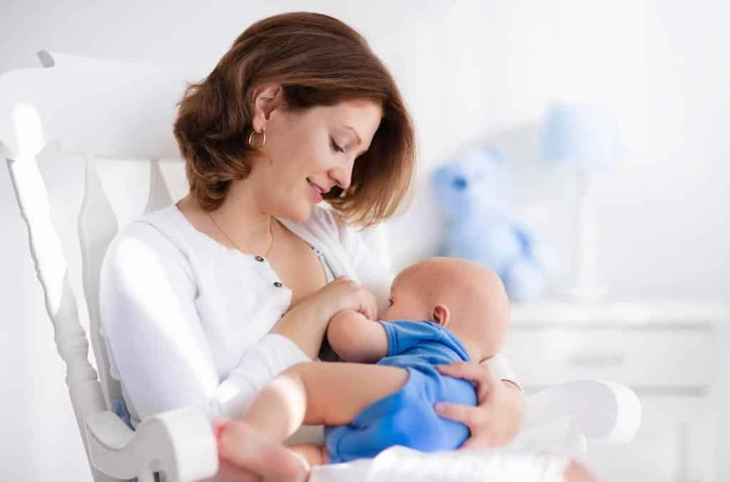 16 Best Postnatal Vitamins for Breastfeeding 2023 (Multivitamins and Lactation Supplements)