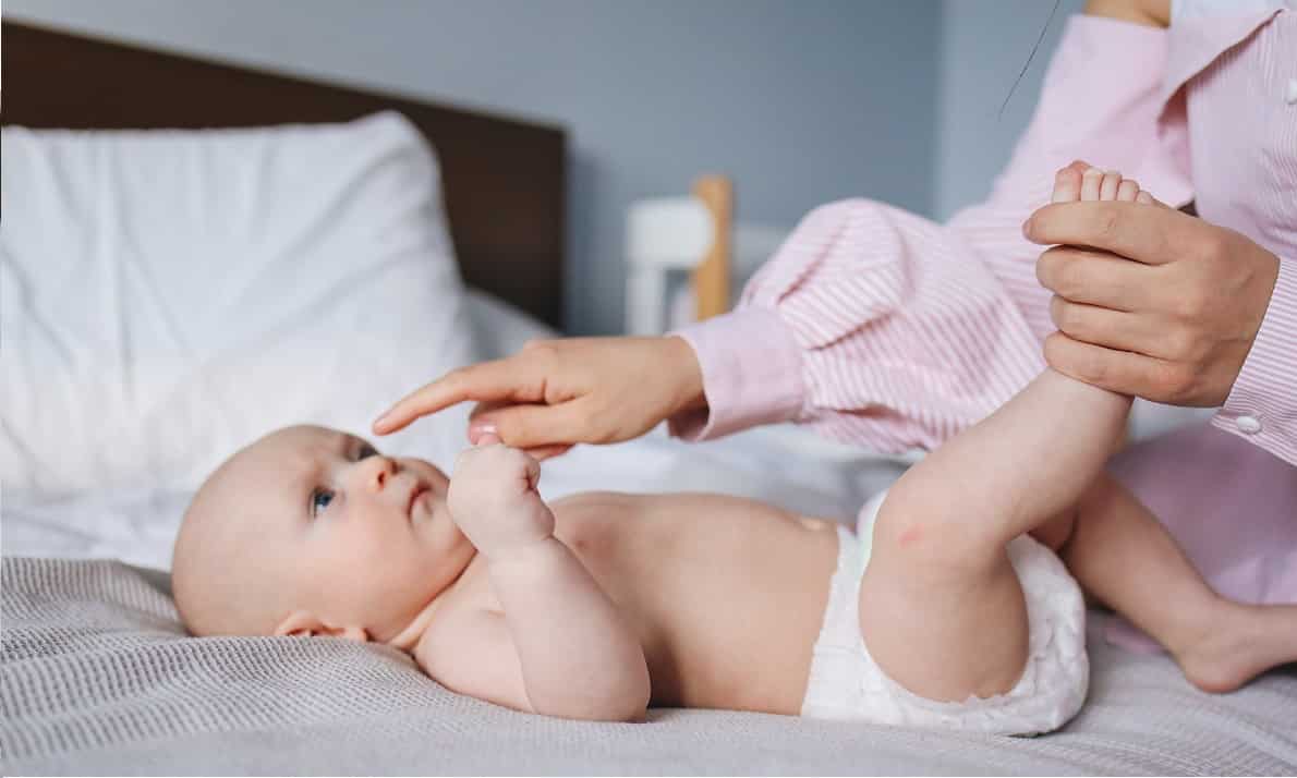 Huggies Snug and Dry Vs Little Snugglers Diapers: Ultimate Comparison